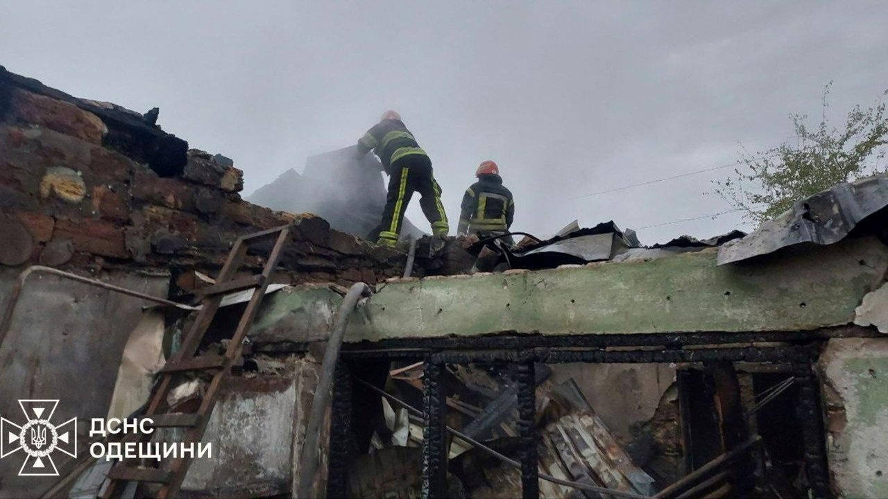 Нічна атака на Одещину: пожежі, поранені, знеструмлені будинки