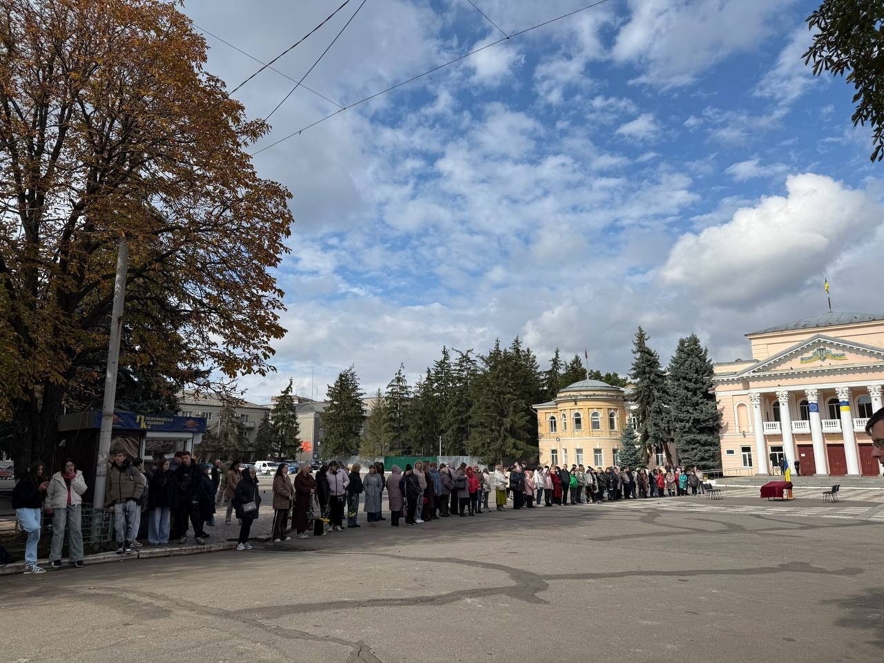 Первомайськ попрощався із захисником України Олександром Романіком