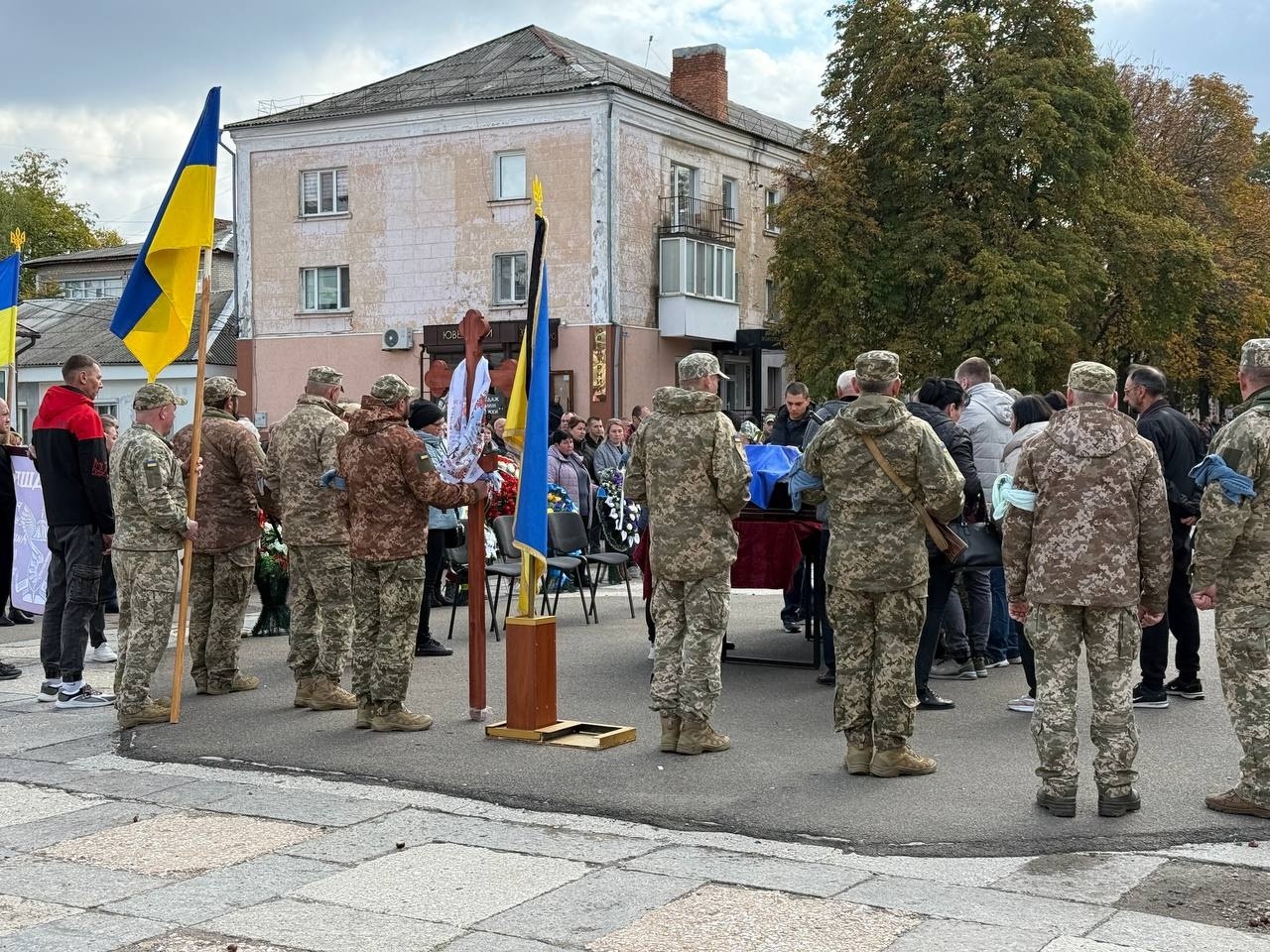Первомайськ попрощався із захисником України Олександром Романіком