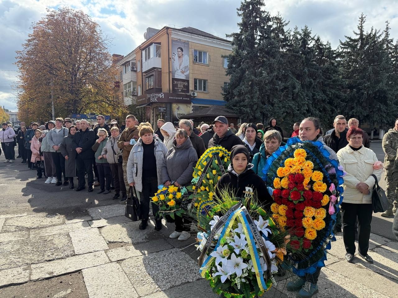 Первомайськ попрощався із захисником України Олександром Романіком