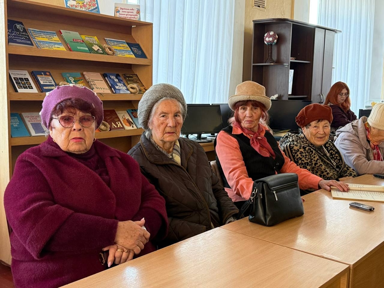 «Краплі світла»: у Первомайську презентували нову збірку поезій Антоніни Пожарницької