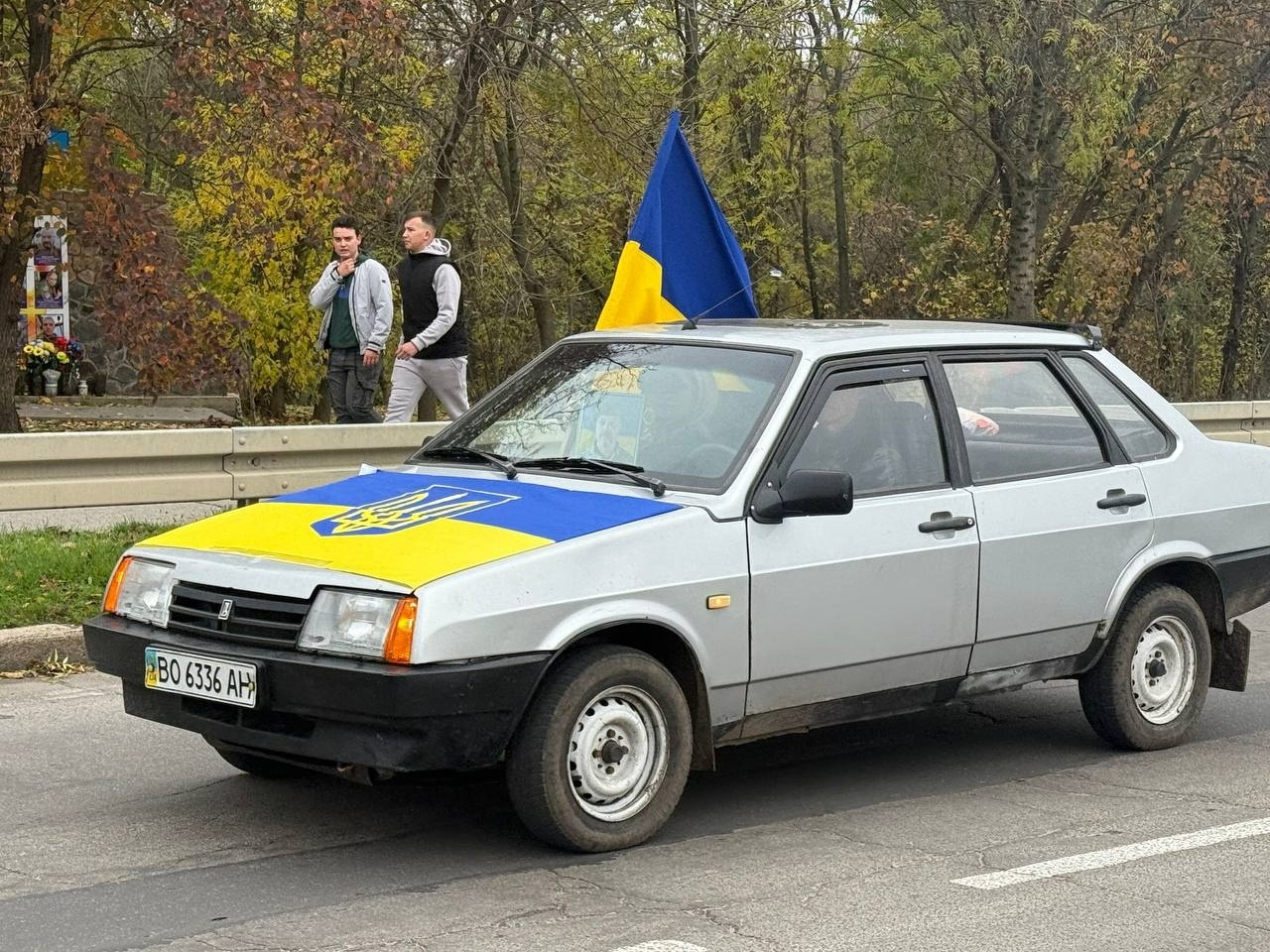 У Первомайську відбулися автопробіг та мирна акція на підтримку полонених і безвісти зниклих