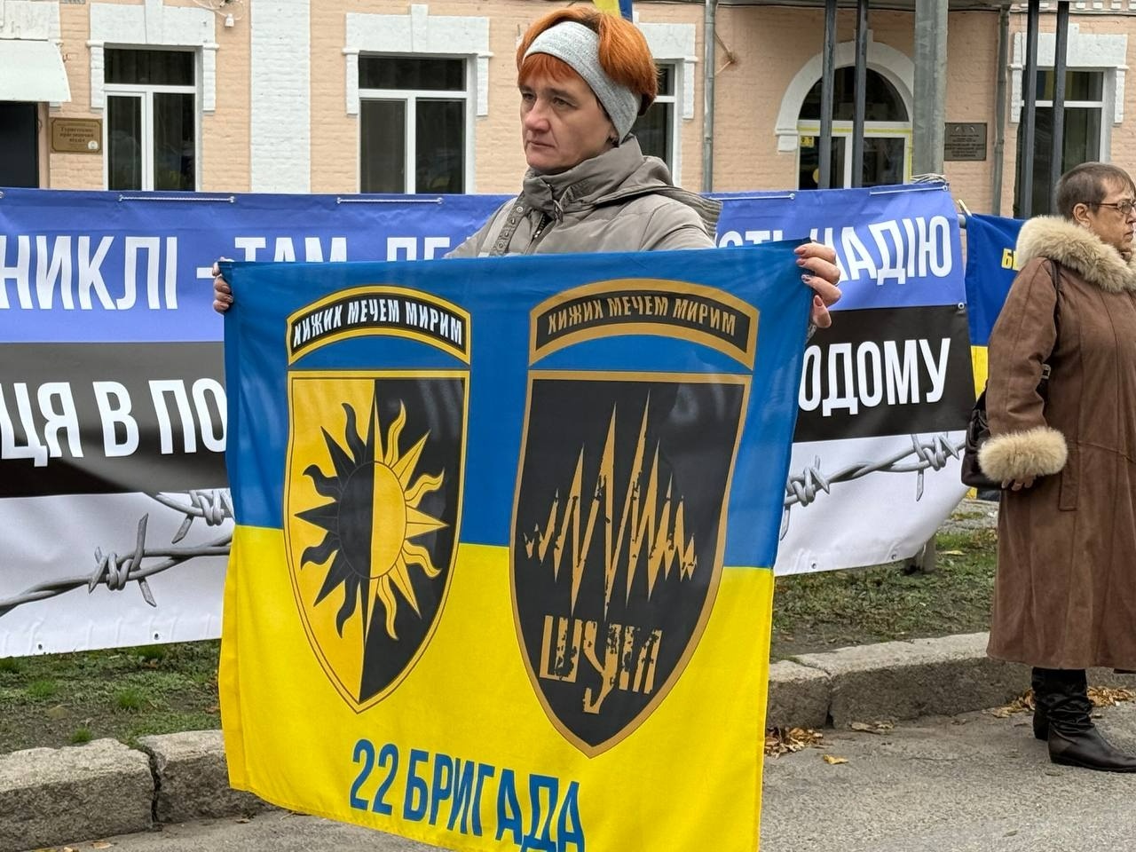 У Первомайську відбулися автопробіг та мирна акція на підтримку полонених і безвісти зниклих