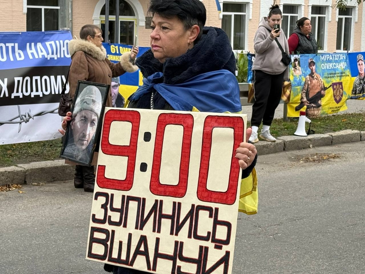 У Первомайську відбулися автопробіг та мирна акція на підтримку полонених і безвісти зниклих