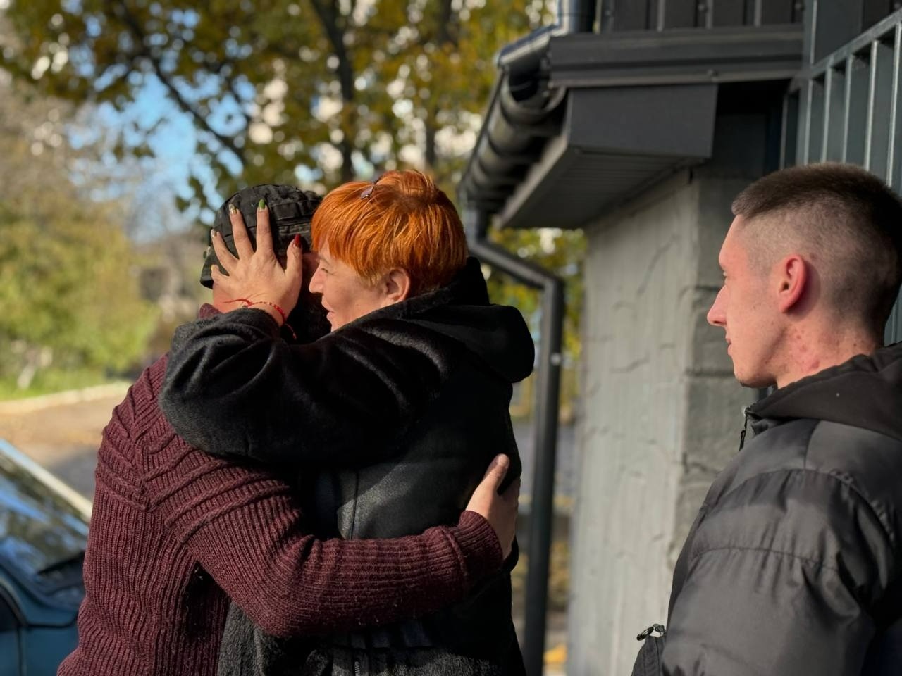 «Ми чекали, ми вірили»: у Первомайську зустріли звільненого з полону Романа Батовського