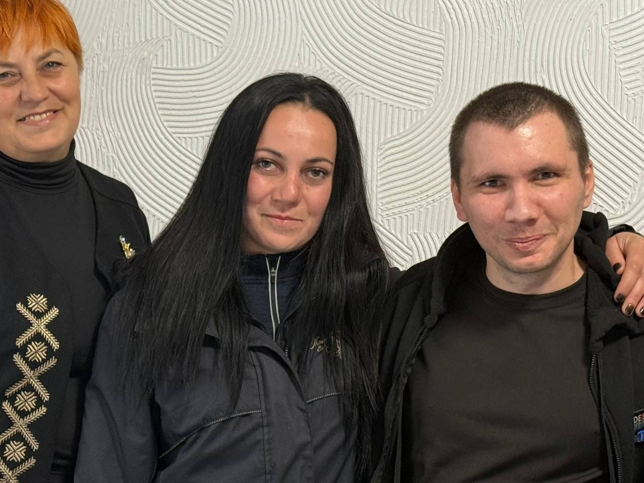 «Ми чекали, ми вірили»: у Первомайську зустріли звільненого з полону Романа Батовського