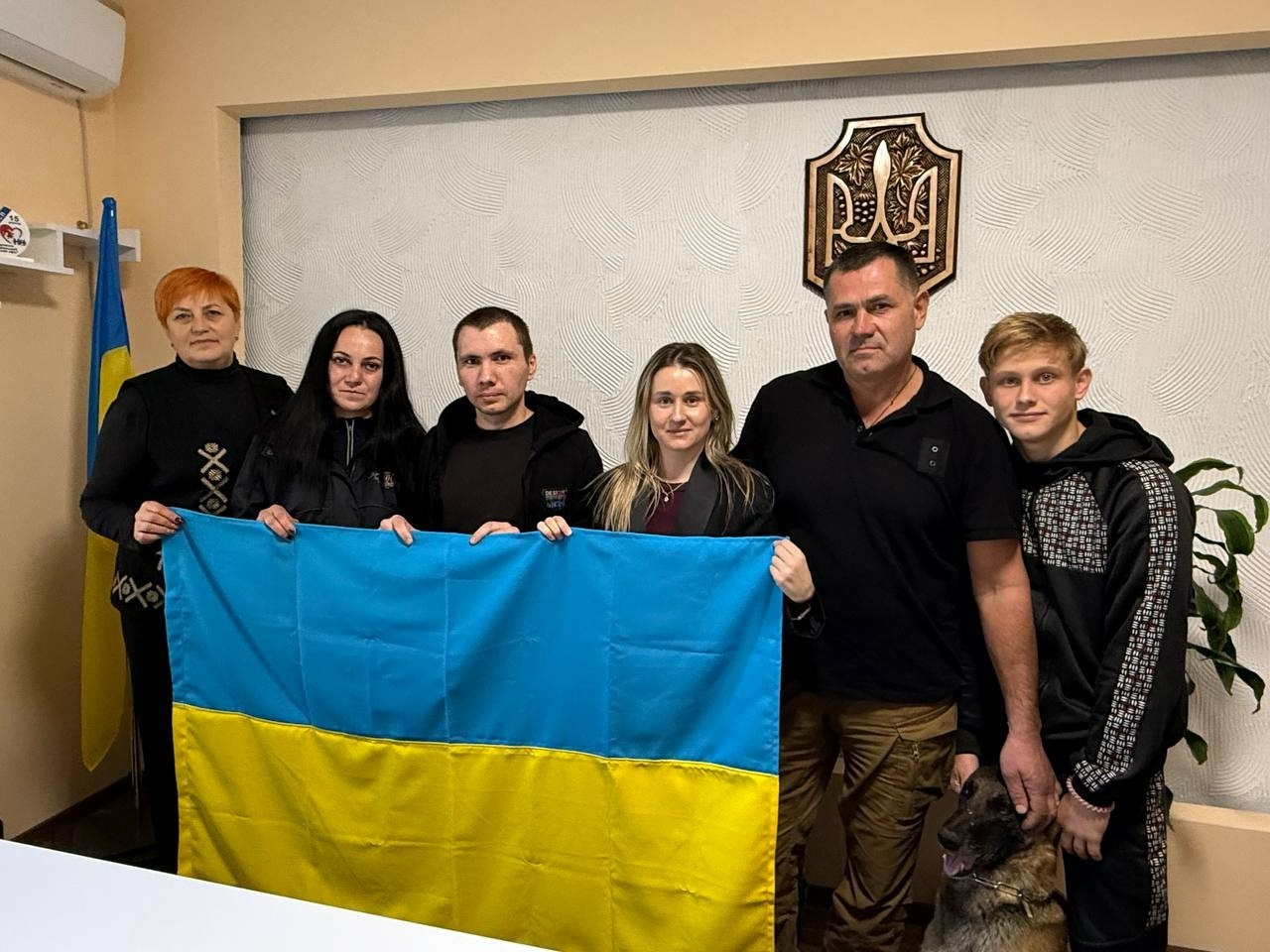 «Ми чекали, ми вірили»: у Первомайську зустріли звільненого з полону Романа Батовського