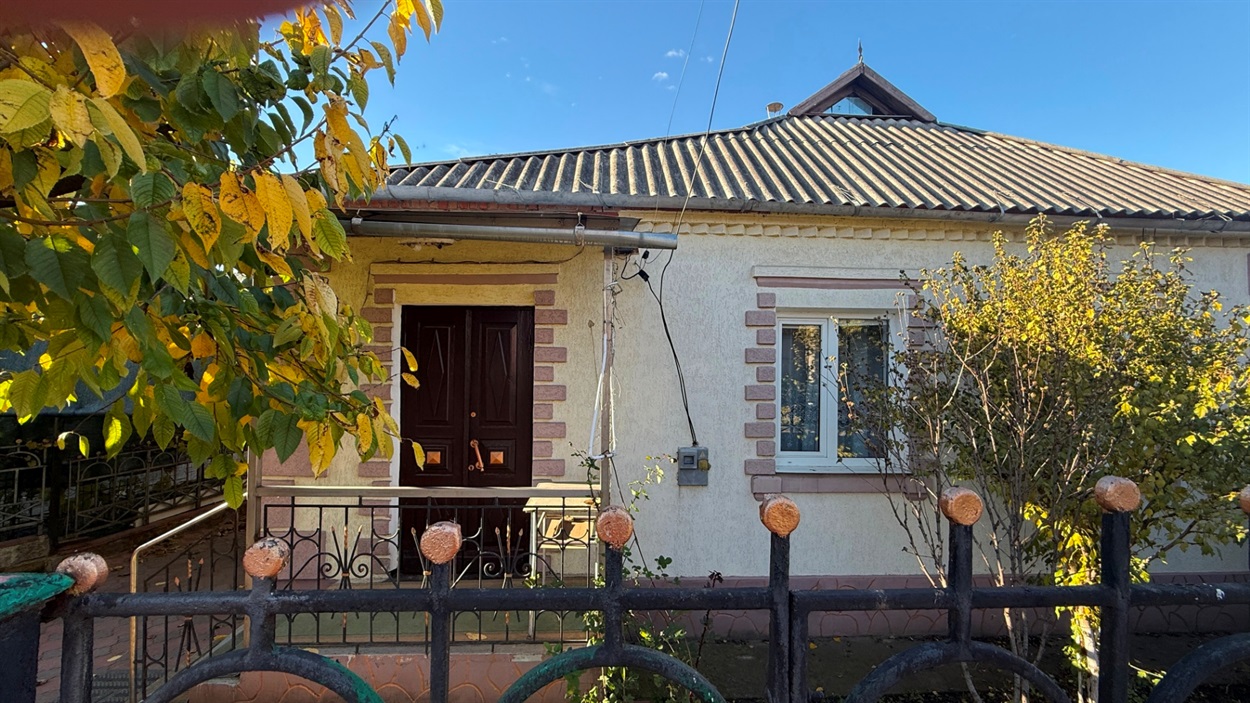 Хата у провулку Розвідників, 25А