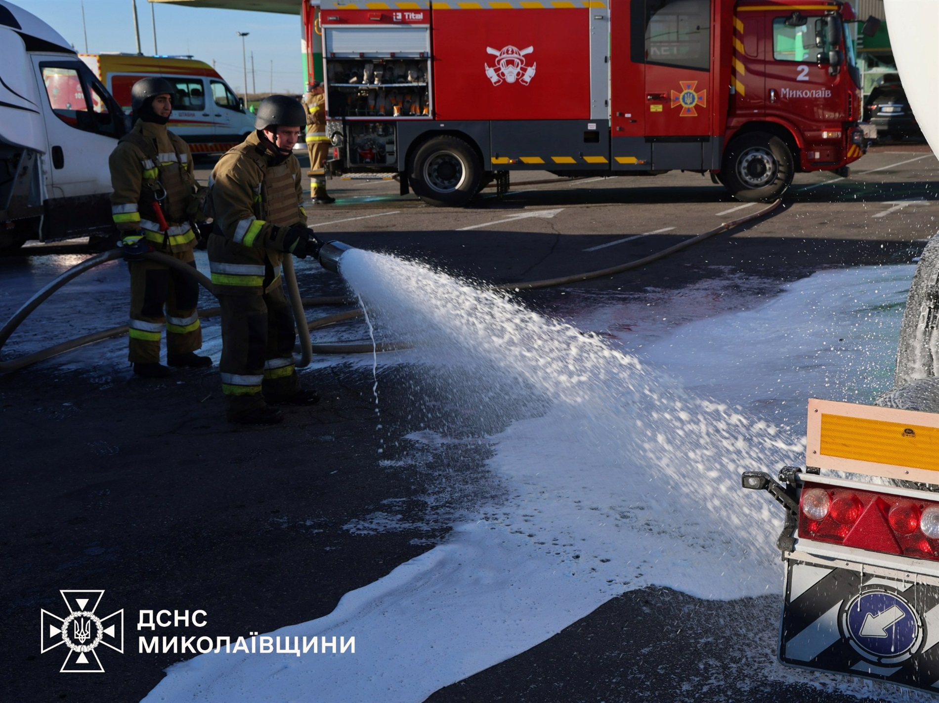 Росія завдала удару по Миколаєву: одна людина загинула, 15 поранені, серед них — дитина