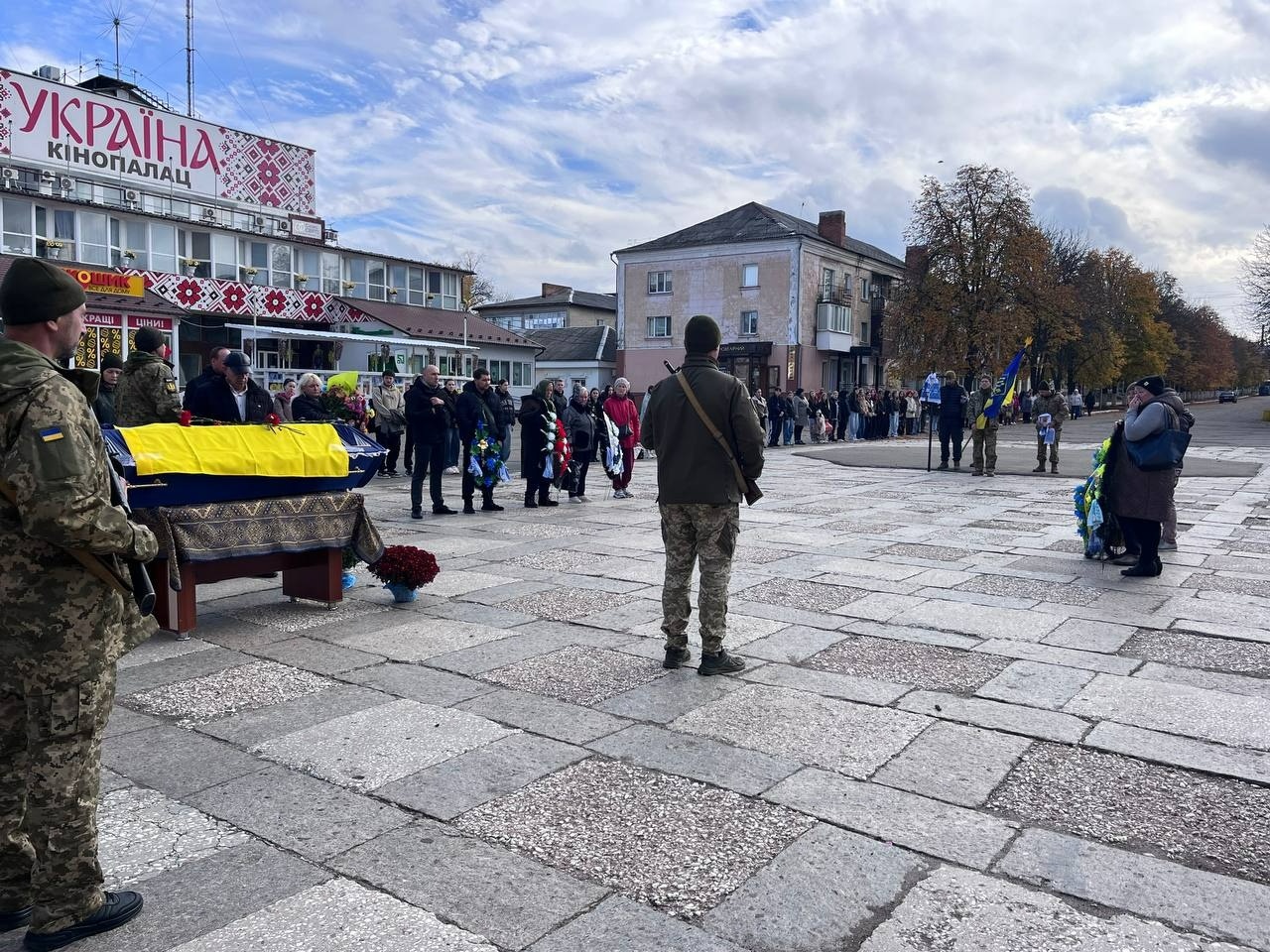 Первомайськ попрощався із загиблим захисником Юрієм Нефьодовим