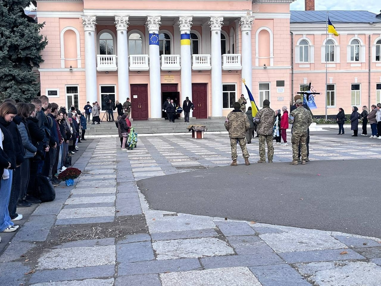 Первомайськ попрощався із загиблим захисником Юрієм Нефьодовим