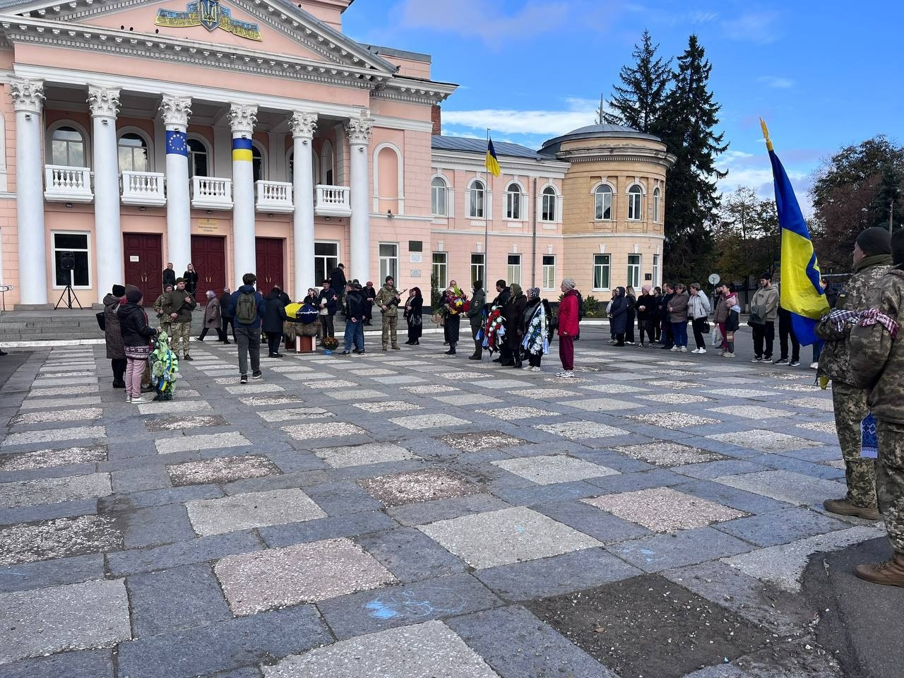 Первомайськ попрощався із загиблим захисником Юрієм Нефьодовим