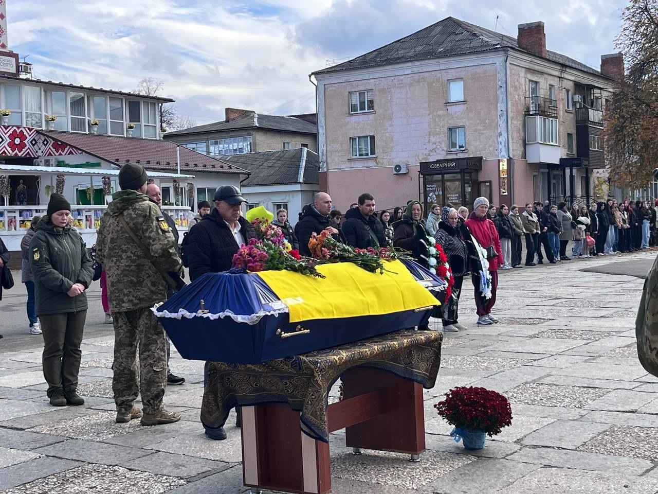 Первомайськ попрощався із загиблим захисником Юрієм Нефьодовим