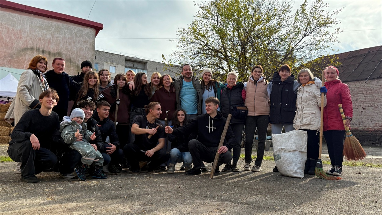 Учасники толоки