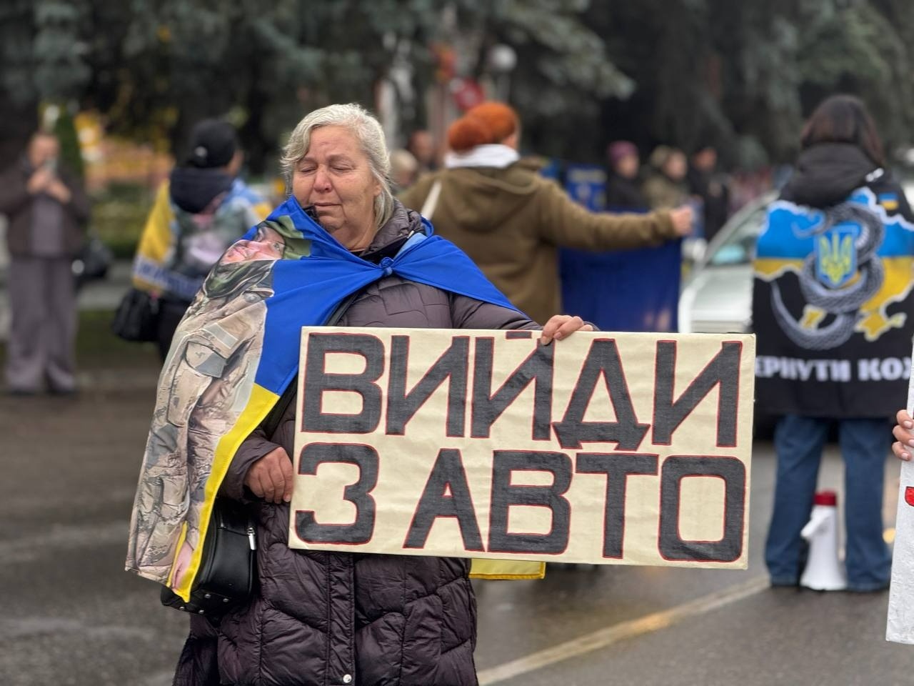 Стань поруч! Рідні полонених та зниклих безвісти у Первомайську вийшли на мирну акцію