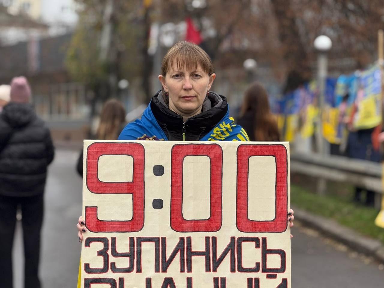 Стань поруч! Рідні полонених та зниклих безвісти у Первомайську вийшли на мирну акцію
