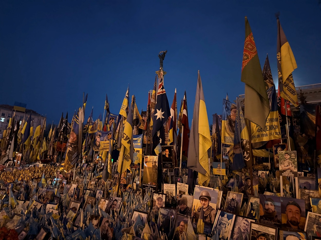 Майдан Незалежності, меморіал загиблим захисникам і захисницям України