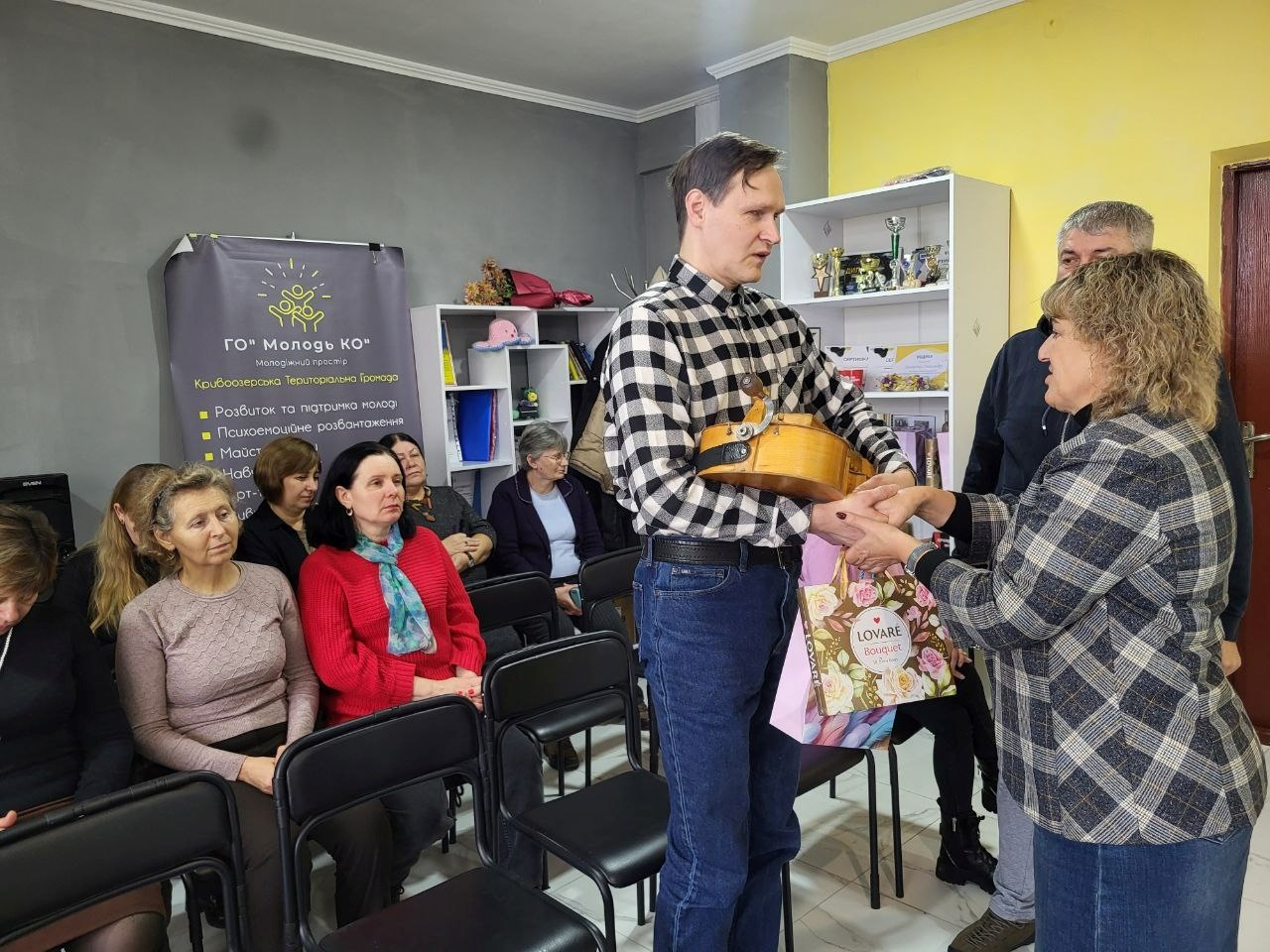 Простір для змін: у Кривому Озері створили молодіжний центр