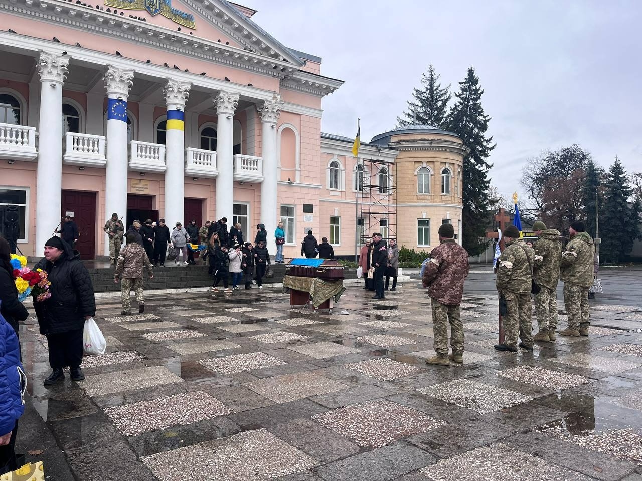Первомайськ попрощався із загиблим захисником Павлом Карпунчевим