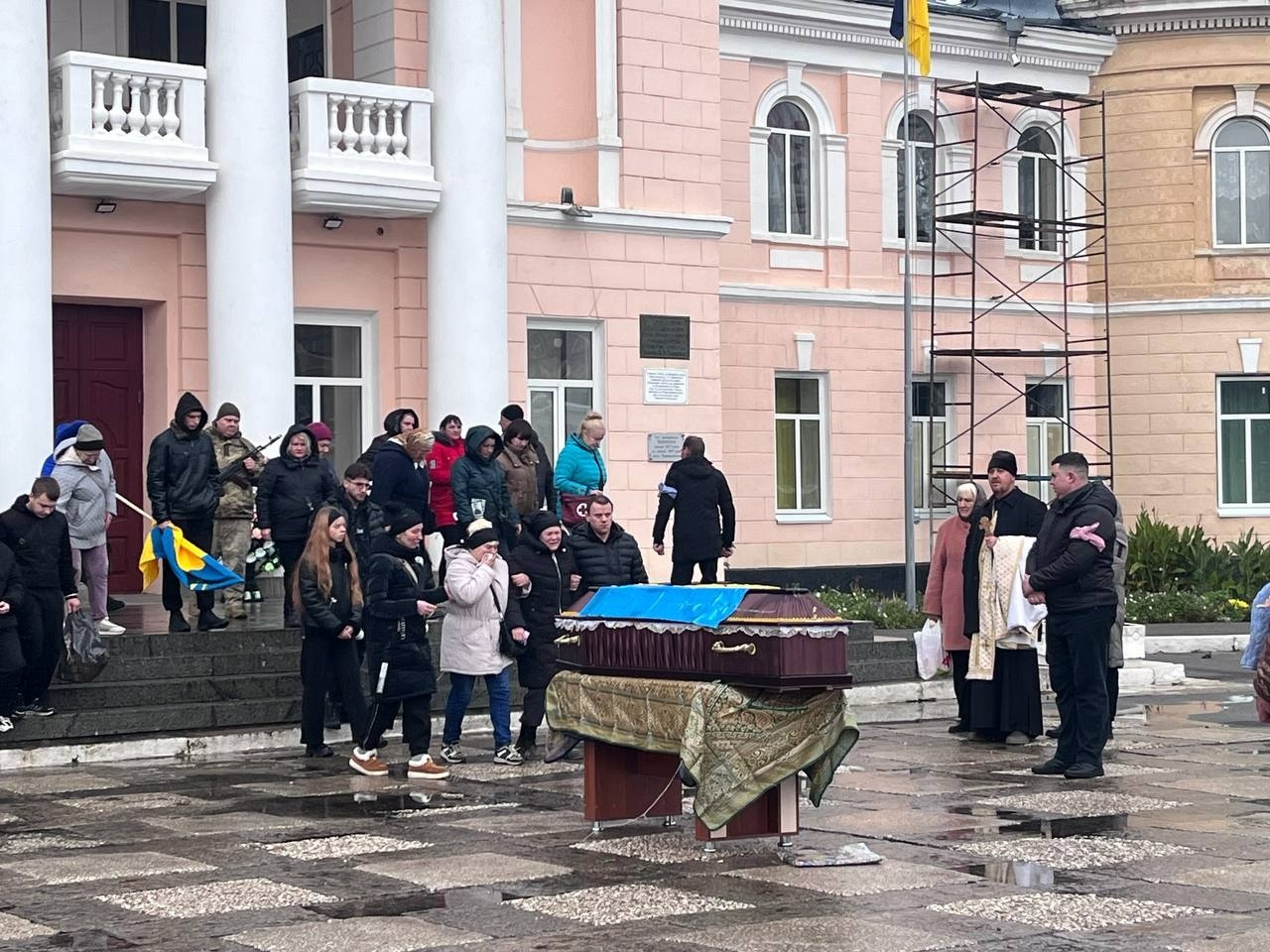 Первомайськ попрощався із загиблим захисником Павлом Карпунчевим