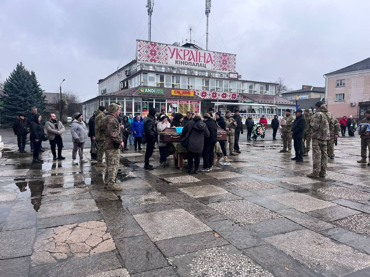 Первомайськ попрощався із загиблим захисником Павлом Карпунчевим