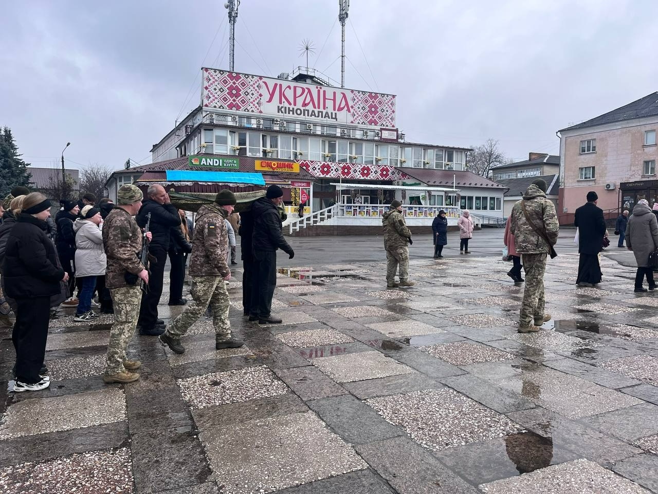 Первомайськ попрощався із загиблим захисником Павлом Карпунчевим