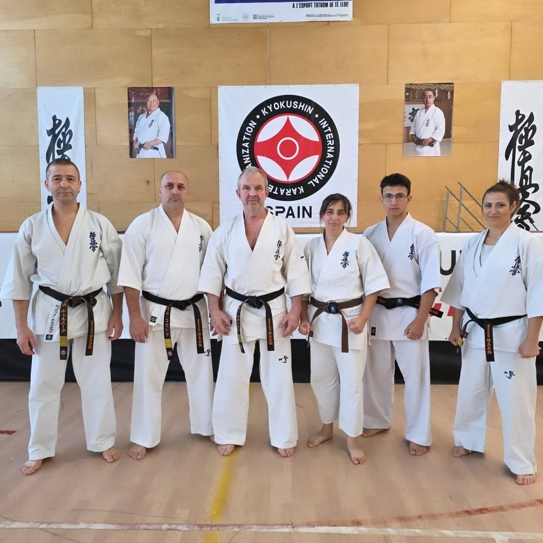 у центрі бранч-чіф Віктор Максимов (Україна)