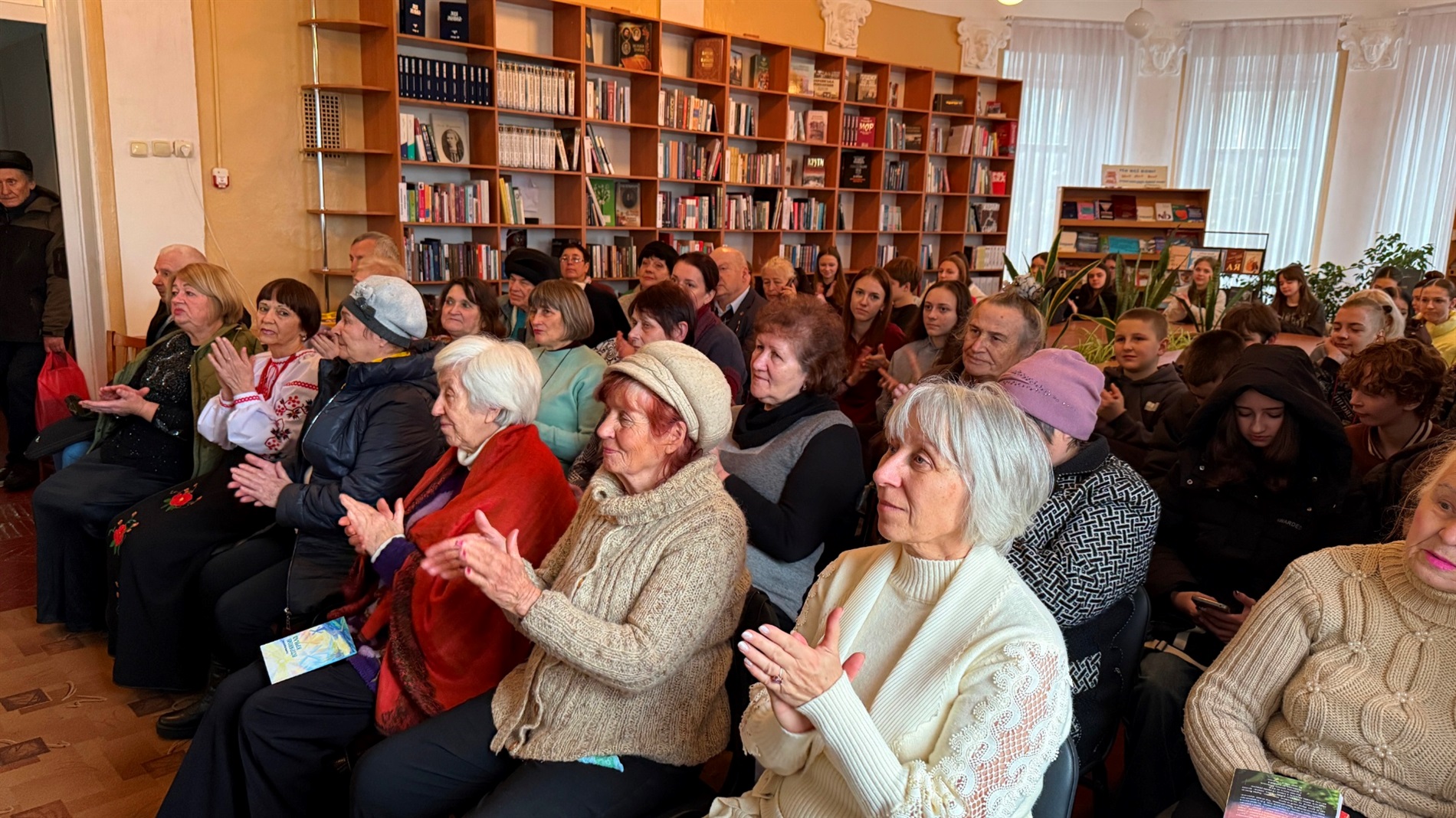 «Я словом усміхнуся вам»: до 100-річчя Галини Педченко у Врадіївці видали ювілейну збірку