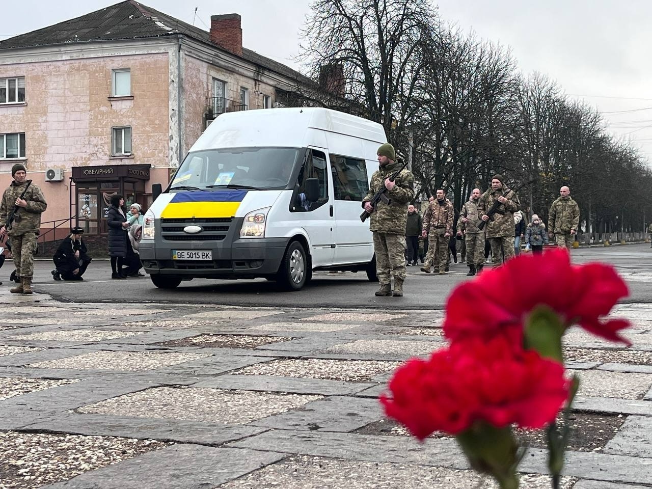 У Первомайську попрощалися із загиблим захисником України Романом Салабаєм