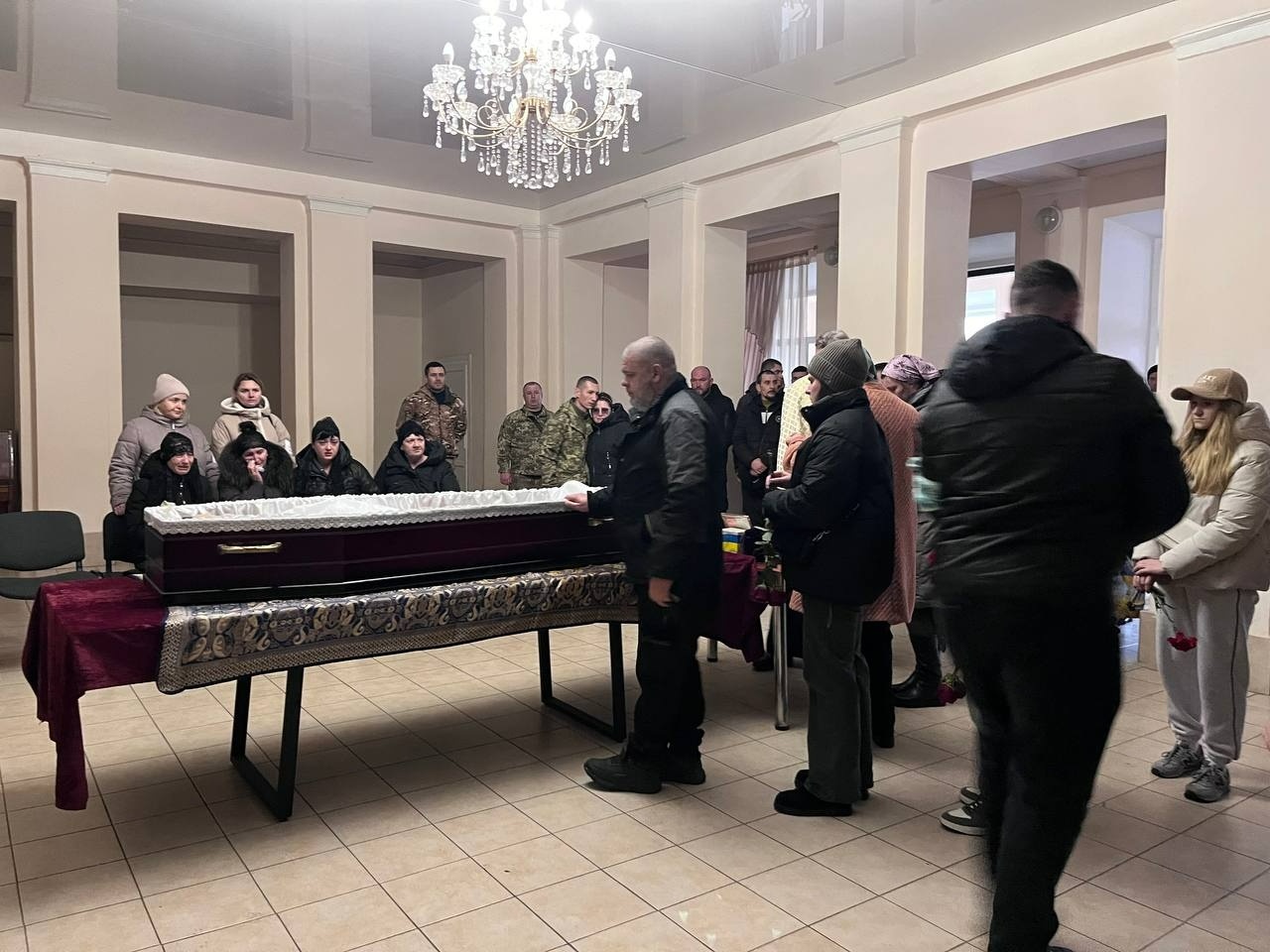 У Первомайську попрощалися із загиблим захисником України Романом Салабаєм