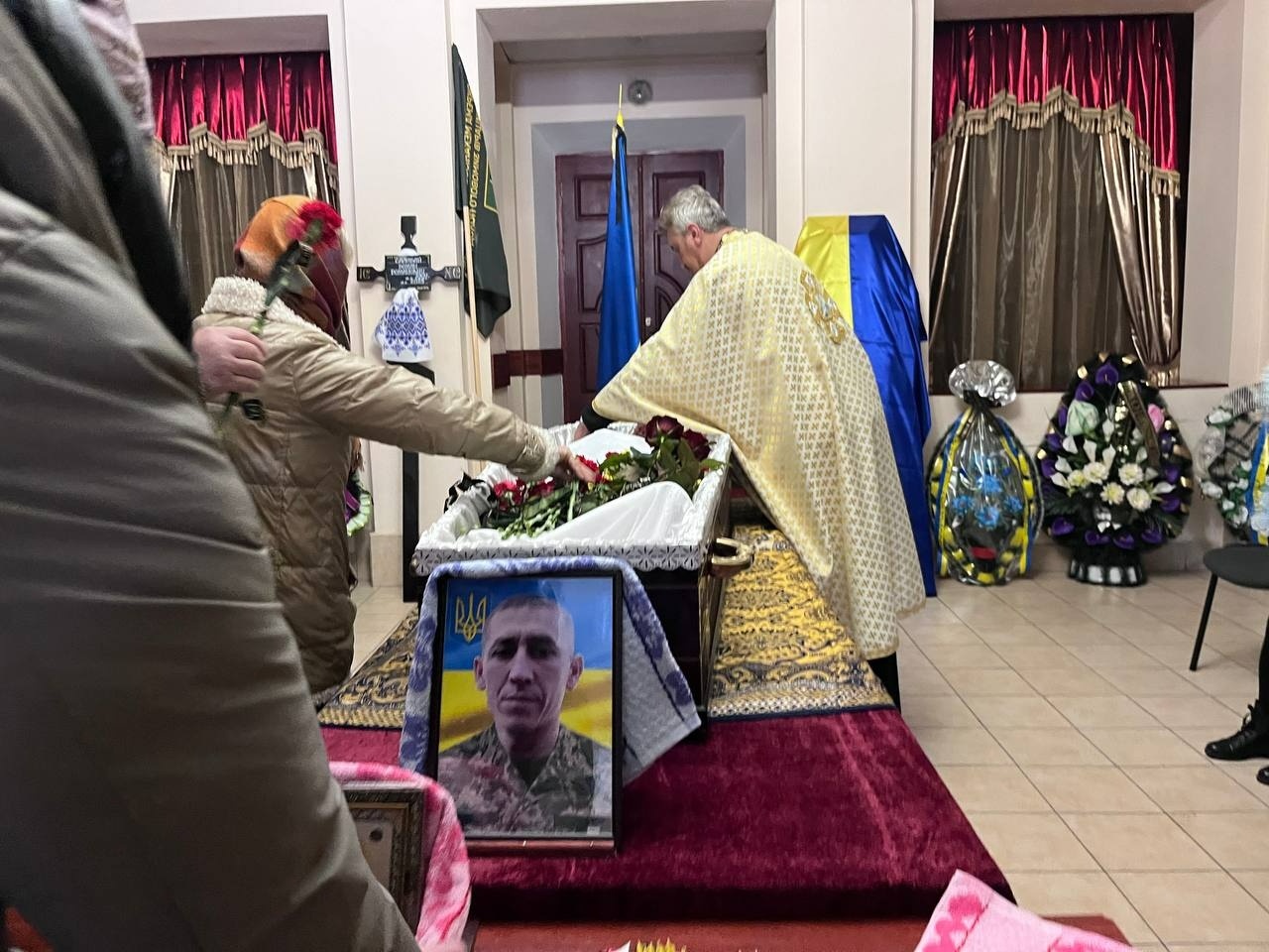 У Первомайську попрощалися із загиблим захисником України Романом Салабаєм