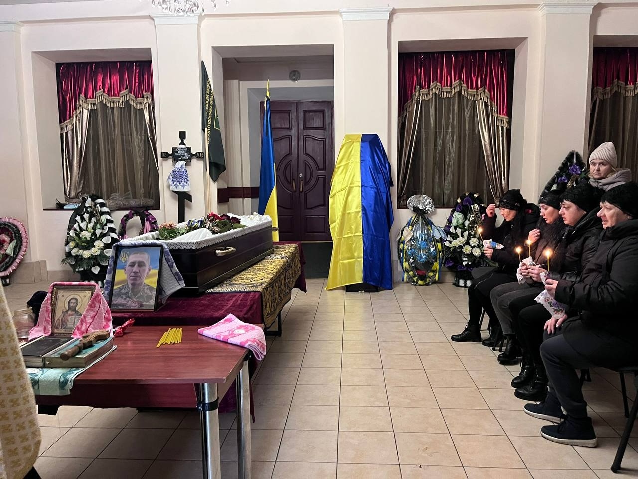 У Первомайську попрощалися із загиблим захисником України Романом Салабаєм