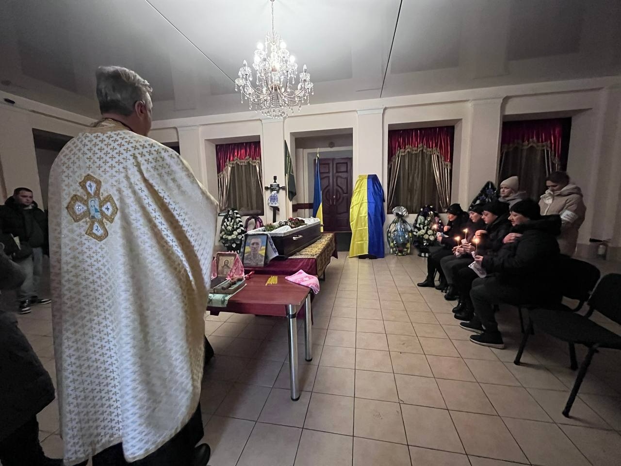 У Первомайську попрощалися із загиблим захисником України Романом Салабаєм