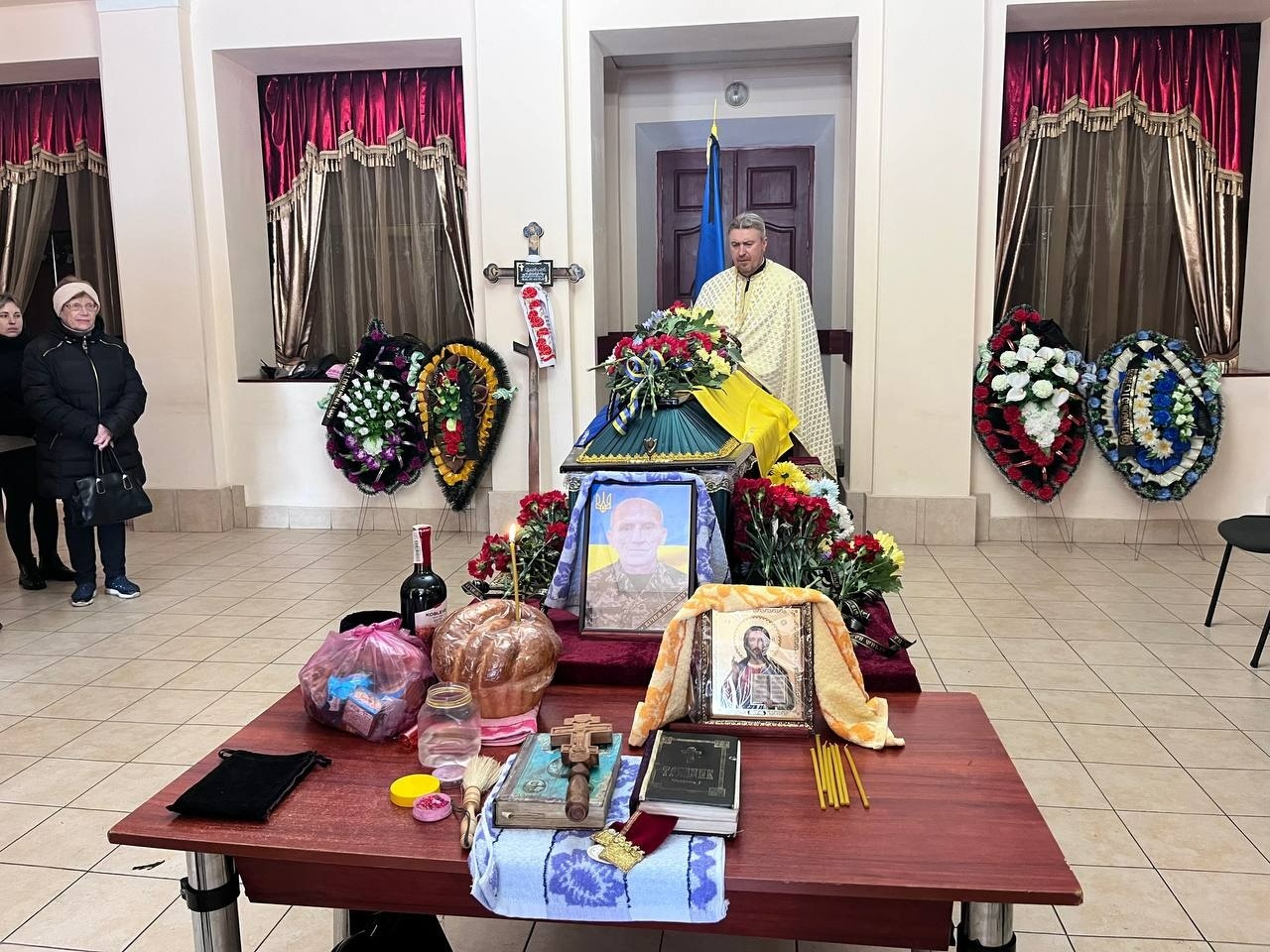 У Первомайську попрощалися із загиблим військовим Русланом Соловйовим