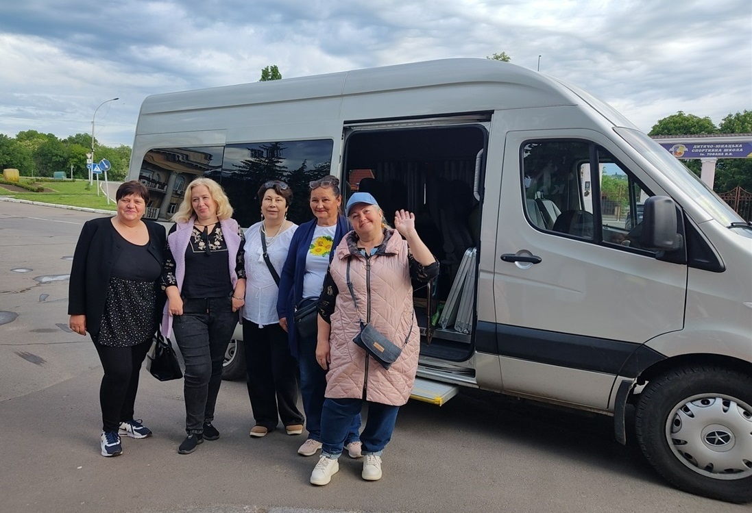 Олена Попова разом із колегами по цеху представила виставку робіт на Дні міста у Південноукраїнську