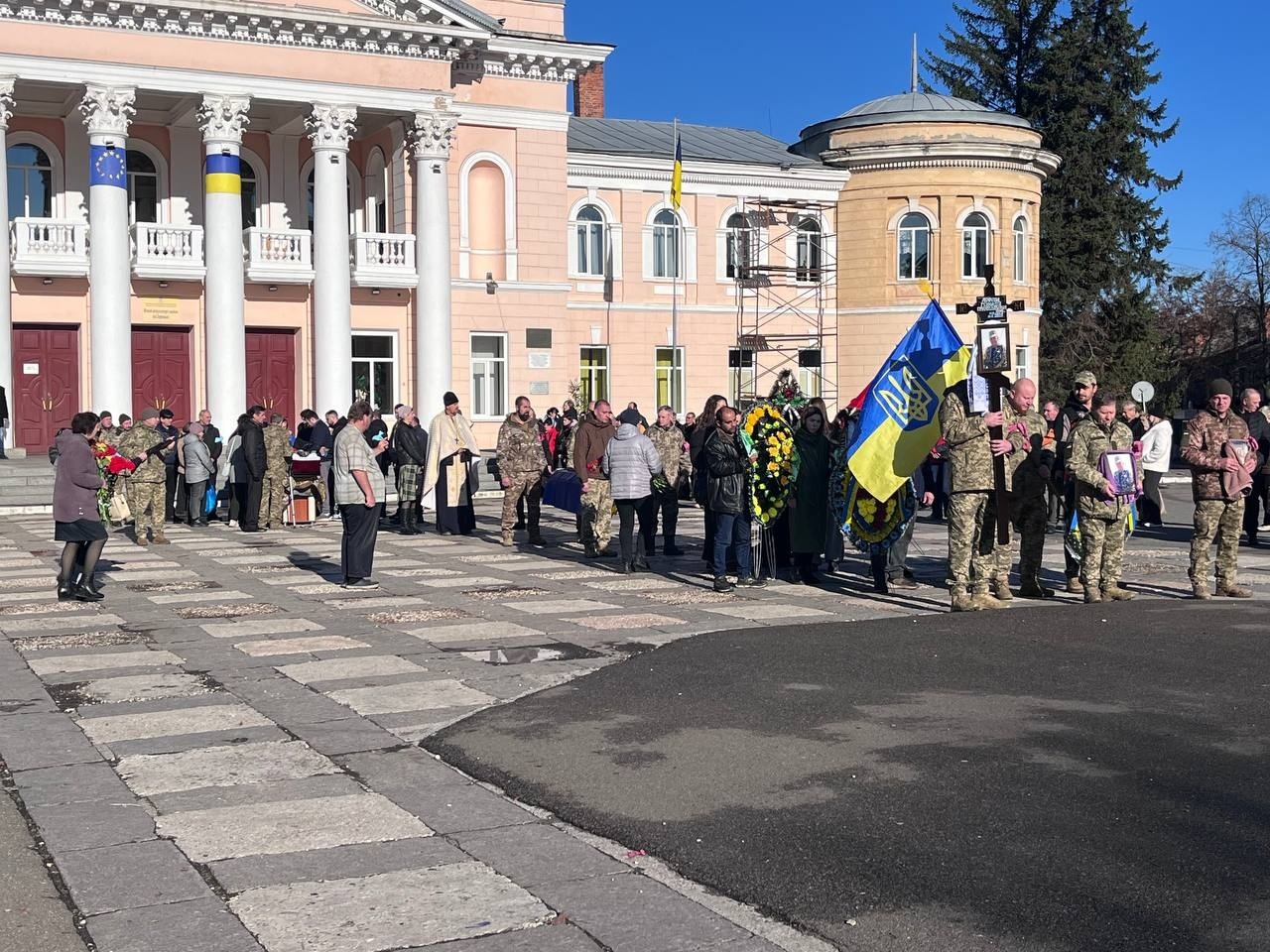 Первомайськ попрощався із захисником України Геннадієм Аркушею