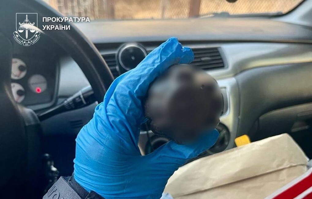 Арсенал вдома та торгівля «з рук»: у Первомайську «на гарячому» взяли торговця боєприпасами