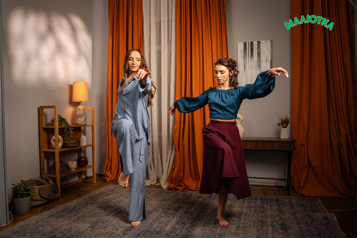 Експертки проєкту «Українська руханка для мам» — артистка Вікторія Карпенко та фітнес-тренерка Руслана Соловей