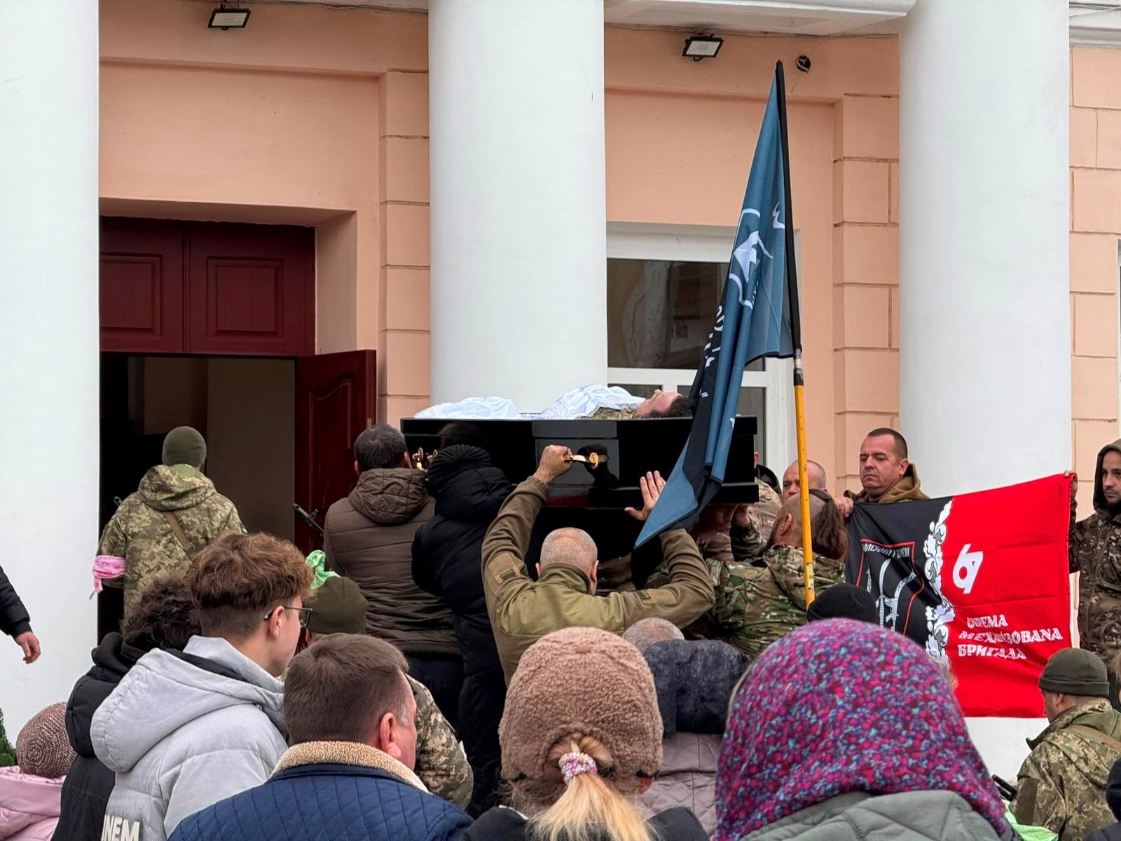 У Первомайську попрощалися із загиблим захисником України Олексієм Мурзаком