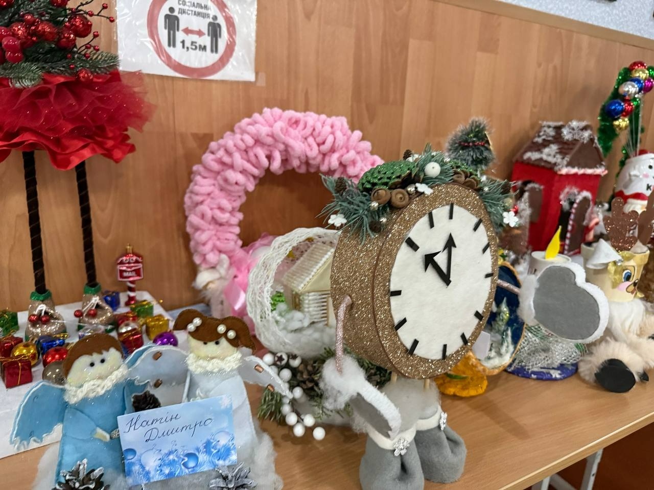 «Листи і подарунки на передову»: освітяни, діти та журналісти об’єдналися в акції до Дня ЗСУ