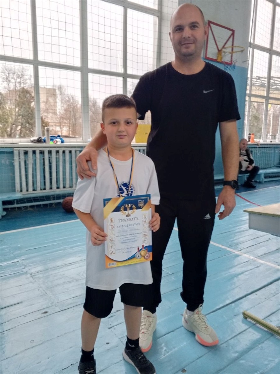 Турнір із баскетболу до Дня Збройних Сил України пройшов у Первомайському ліцеї «Ерудит»