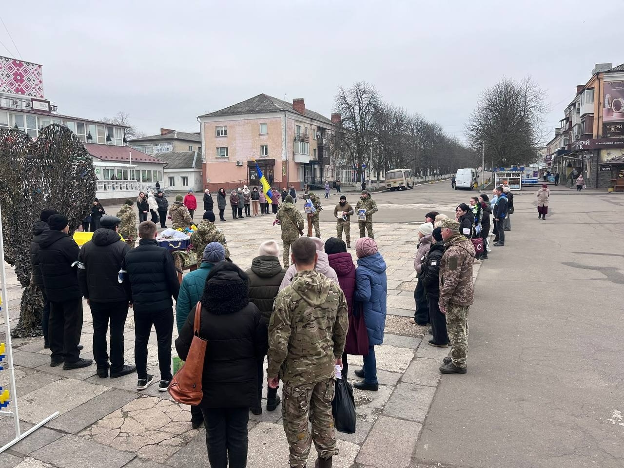 У Первомайську попрощалися з полеглим захисником України Денисом Махоньковим
