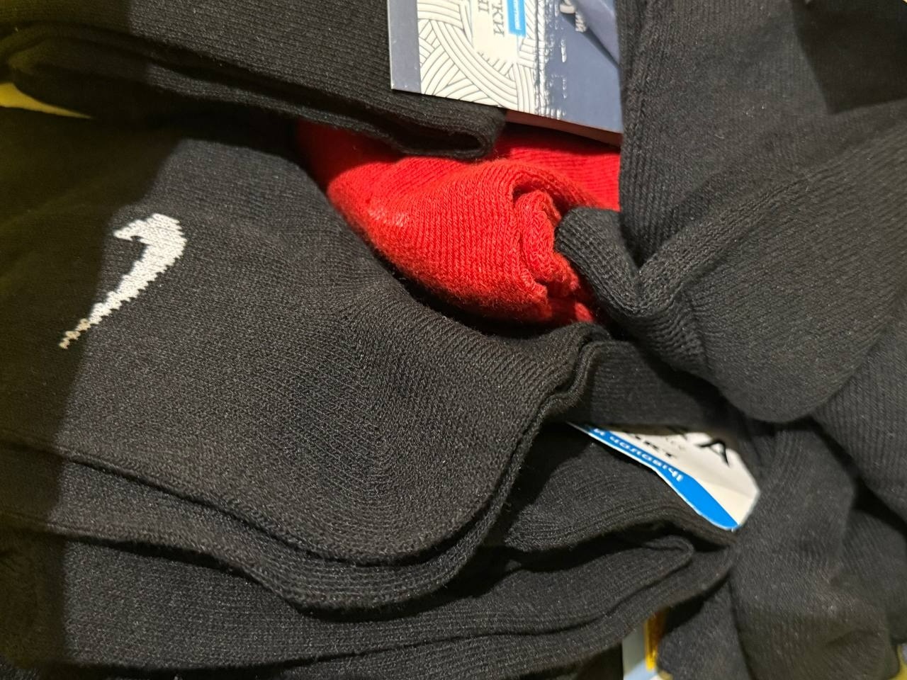 Шкарпетки, ліки, листівки та кошти: діти, батьки та вихователі садочка «Дюймовочка» — бійцям ЗСУ