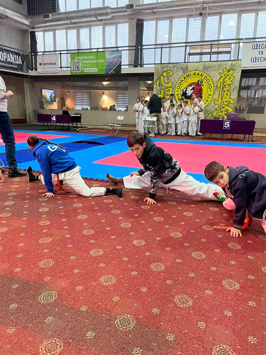 П’ять золотих і три срібні медалі: первомайські каратисти повернулися з Одеського турніру