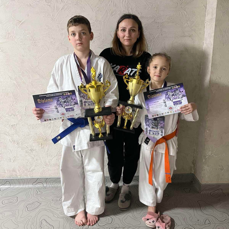 П’ять золотих і три срібні медалі: первомайські каратисти повернулися з Одеського турніру
