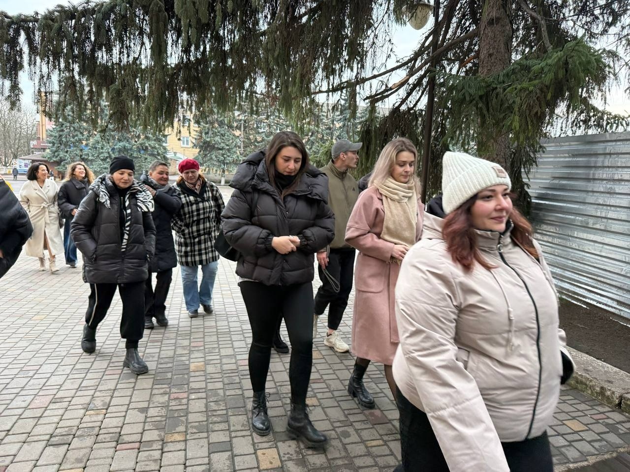 Огорнуті пам’яттю: у Первомайську відбувся перформанс «Захищені» Галини Андрусенко