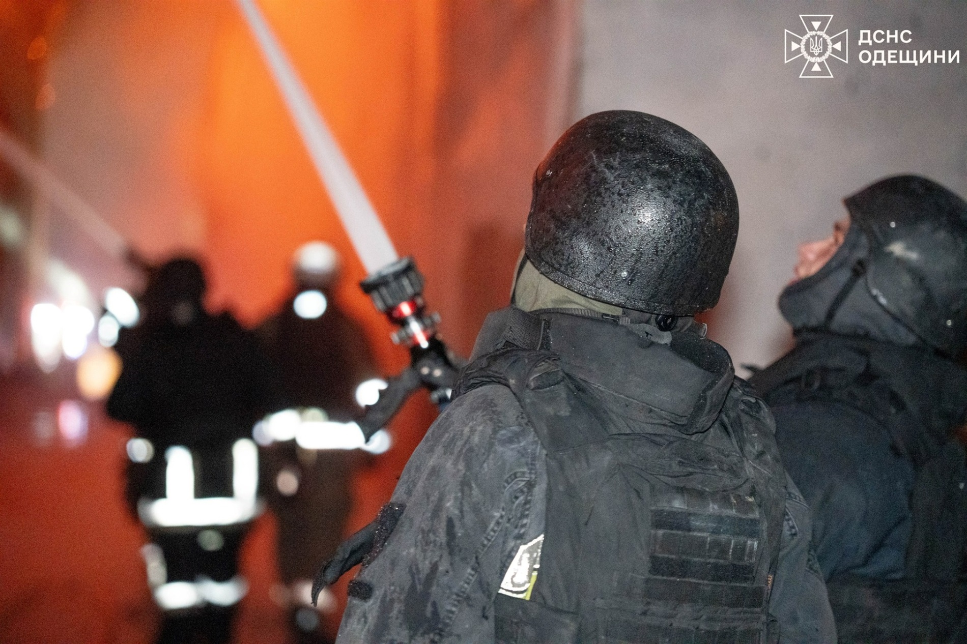 Росія атакувала Одещину дронами: масштабна пожежа на складах