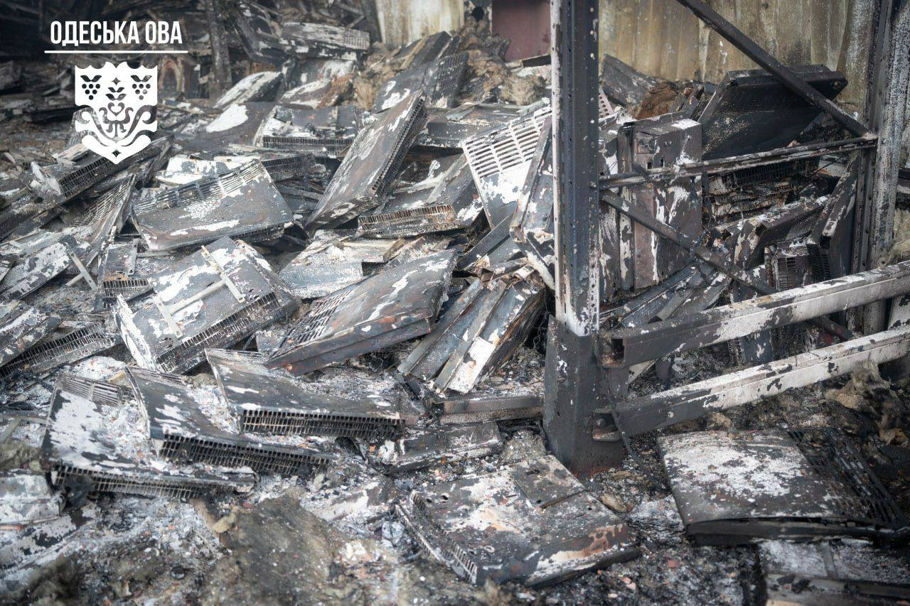 Росія атакувала Одещину дронами: масштабна пожежа на складах