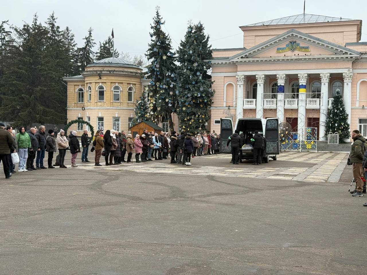 У Первомайську провели в останню путь захисника України Романа Гранковського