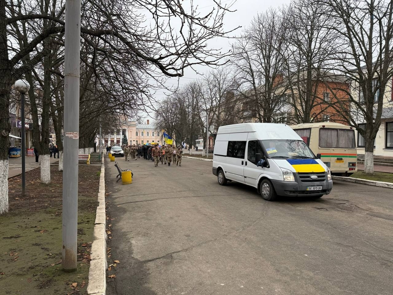 У Первомайську провели в останню путь захисника України Романа Гранковського